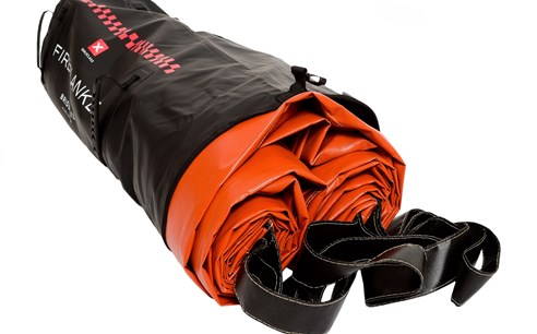 Haal het vuurdeken uit de tas