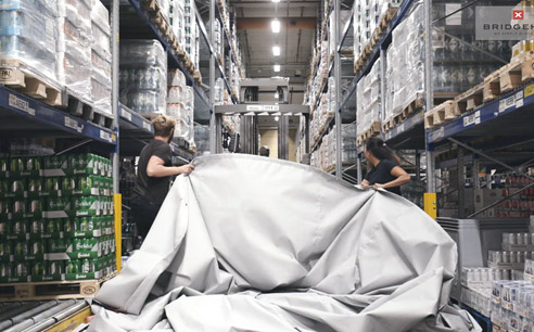 Bedek de vorkheftruck